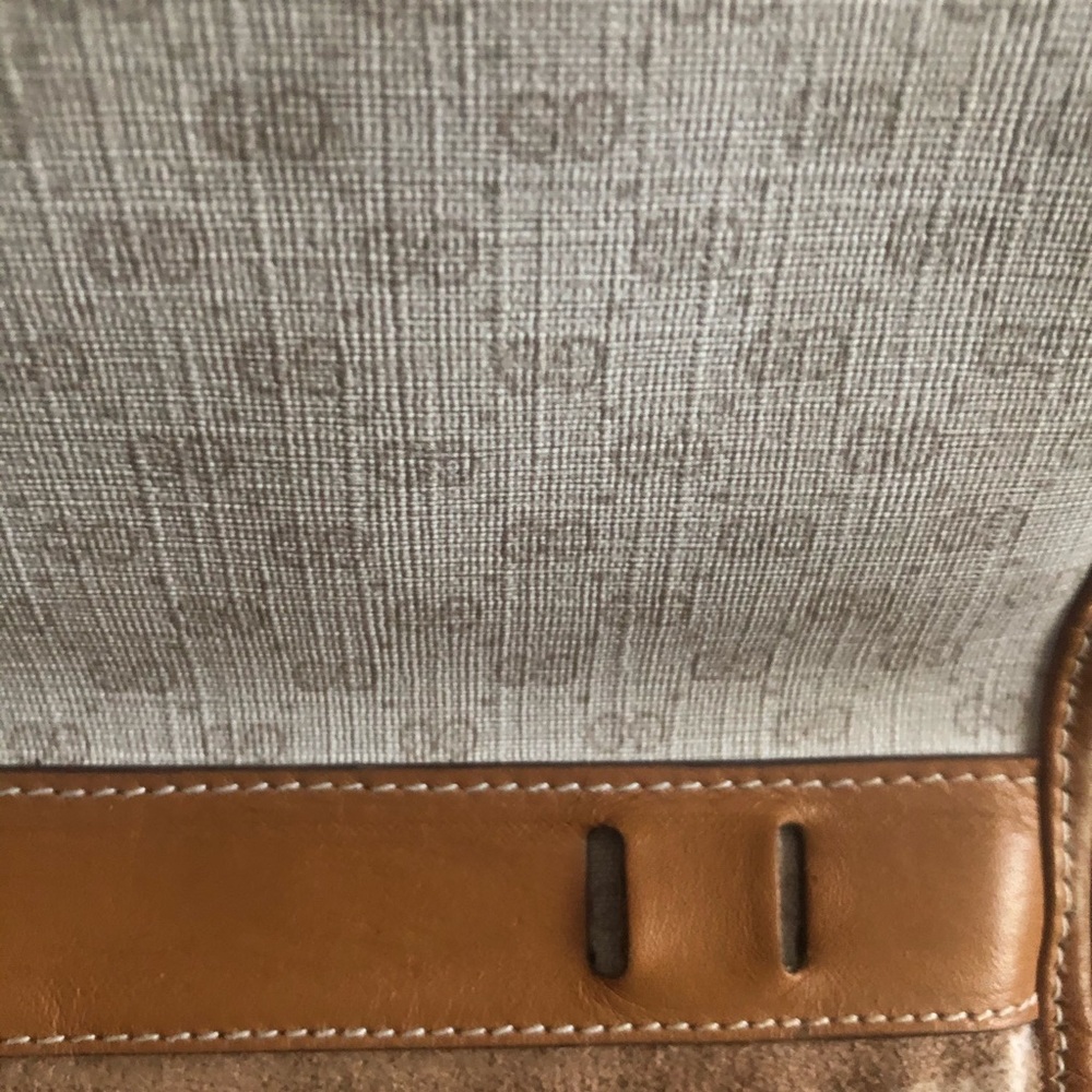 Gucci Beige Monogram Canvas Clutch with Tan Leather Trim - Picture 12 of 16